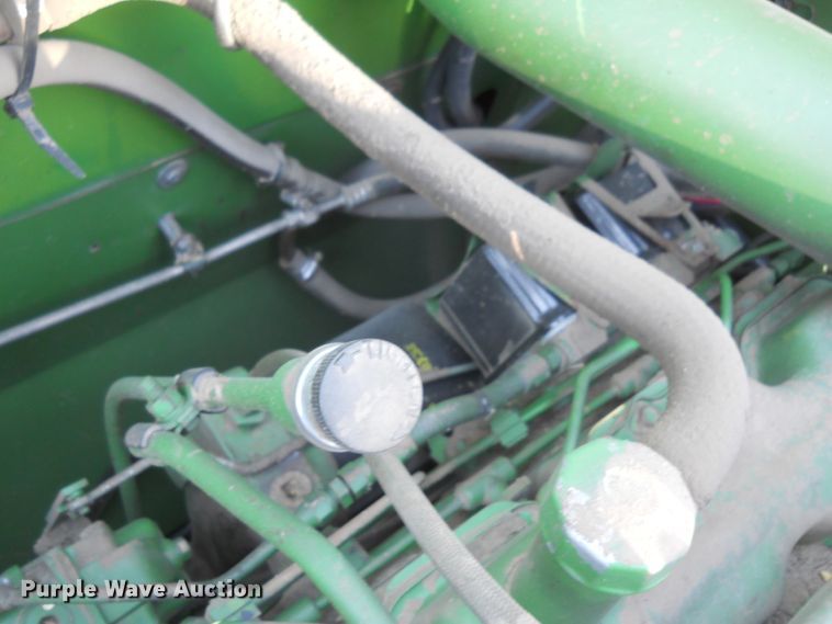 image for item DF4551 1984 John Deere 7720 Turbo  combine