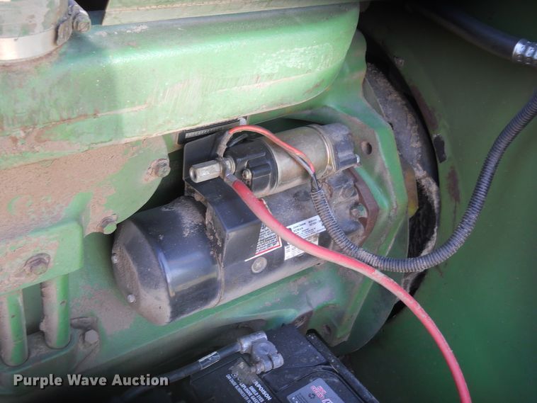 image for item DF4551 1984 John Deere 7720 Turbo  combine