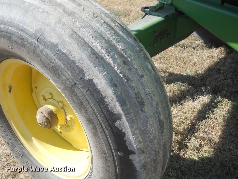 image for item DF4551 1984 John Deere 7720 Turbo  combine