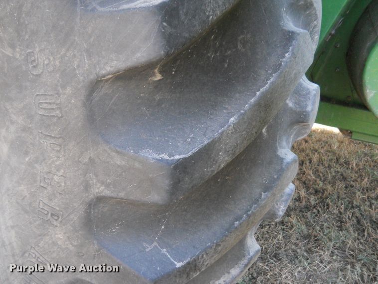 image for item DF4551 1984 John Deere 7720 Turbo  combine