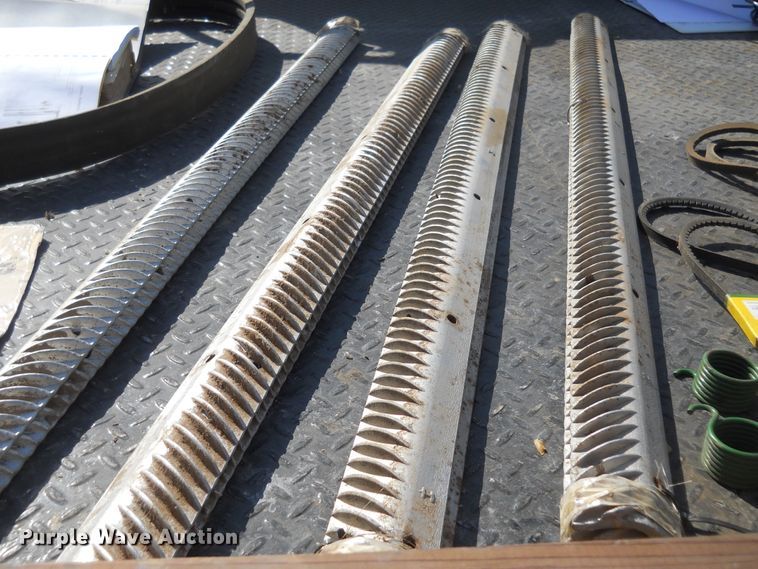 image for item DF4551 1984 John Deere 7720 Turbo  combine