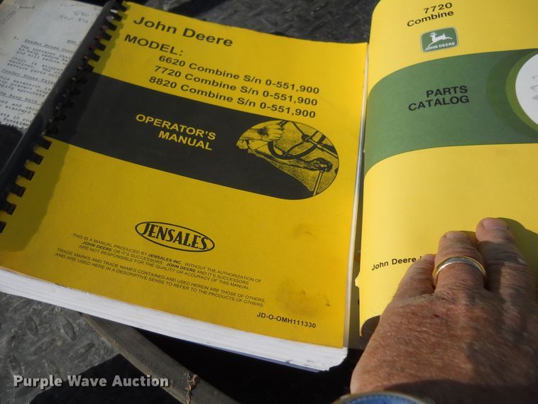 image for item DF4551 1984 John Deere 7720 Turbo  combine