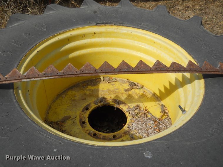 image for item DF4551 1984 John Deere 7720 Turbo  combine