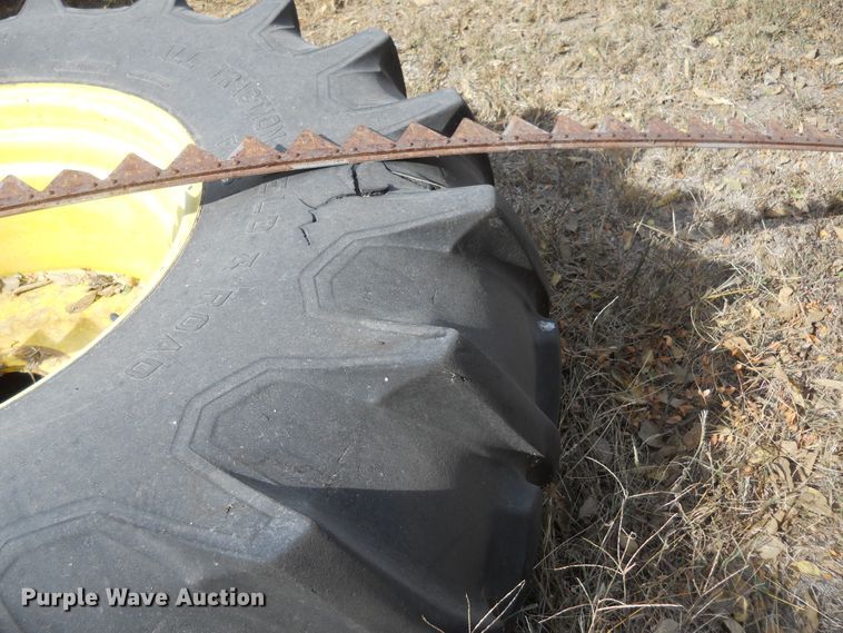 image for item DF4551 1984 John Deere 7720 Turbo  combine