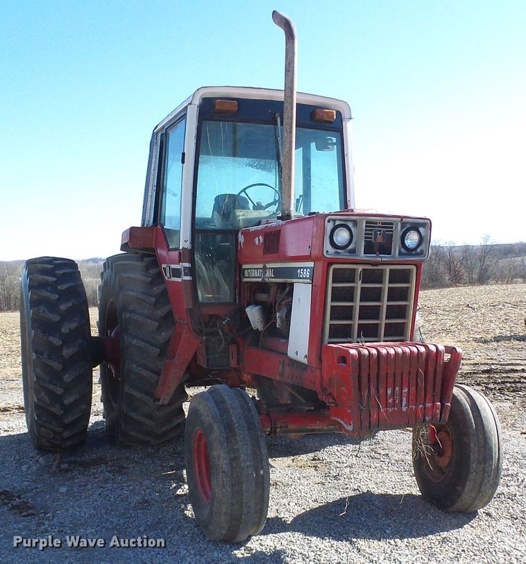image for item DG2104 International 1586  tractor