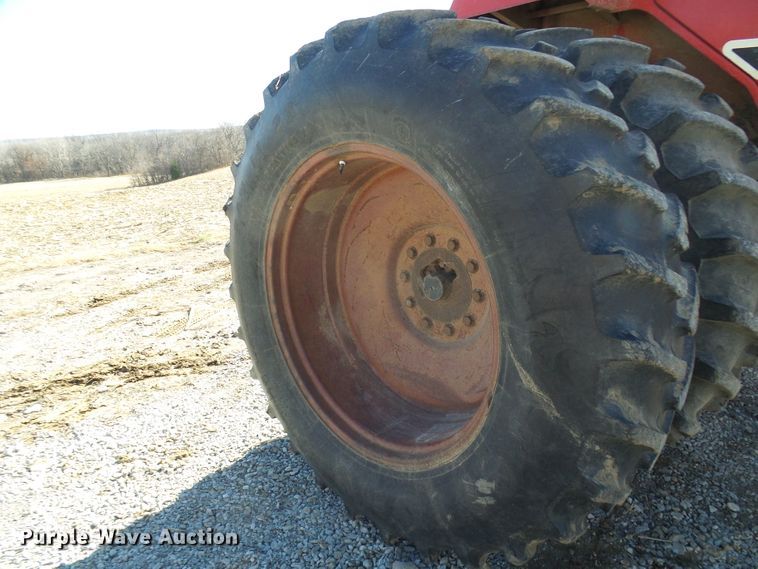 image for item DG2104 International 1586  tractor