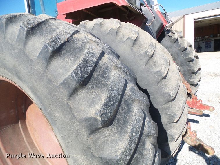 image for item DG2104 International 1586  tractor