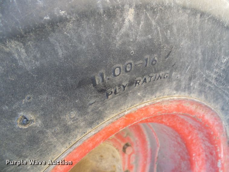 image for item DG2104 International 1586  tractor