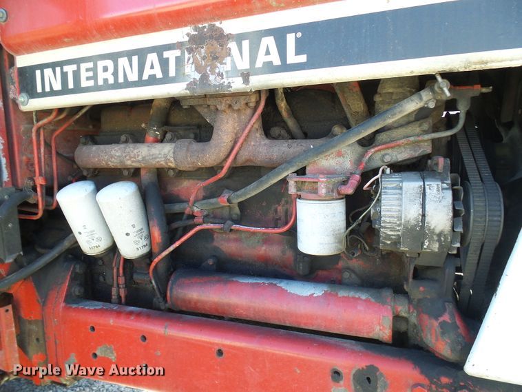 image for item DG2104 International 1586  tractor