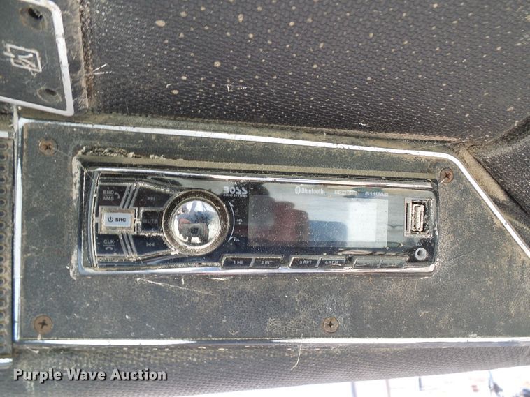 image for item DG2104 International 1586  tractor