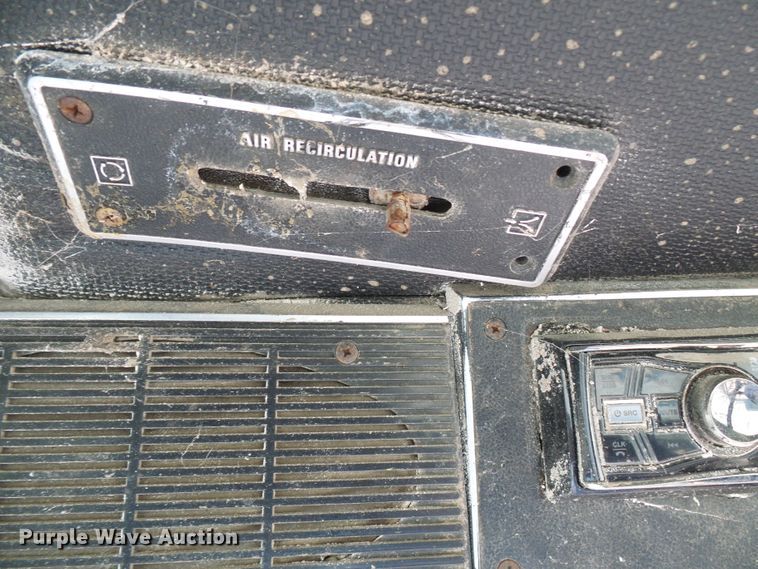 image for item DG2104 International 1586  tractor