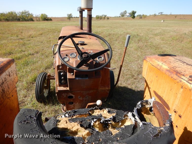 image for item DH0182 1966 Minneapolis Moline M670  tractor