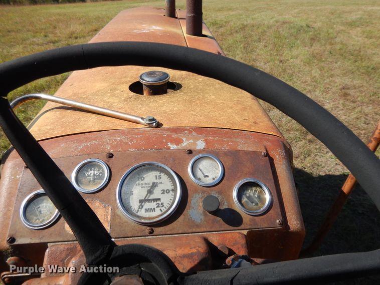 image for item DH0182 1966 Minneapolis Moline M670  tractor
