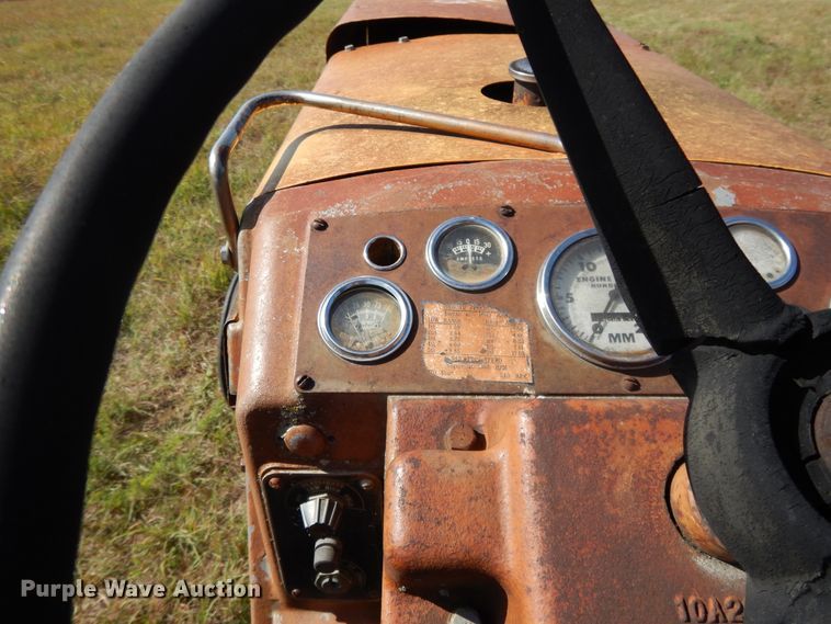 image for item DH0182 1966 Minneapolis Moline M670  tractor