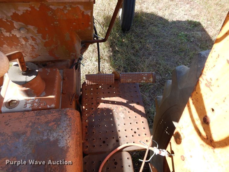 image for item DH0182 1966 Minneapolis Moline M670  tractor