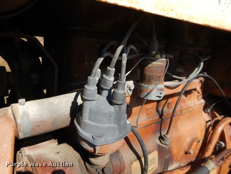 image for item DH0182 1966 Minneapolis Moline M670  tractor