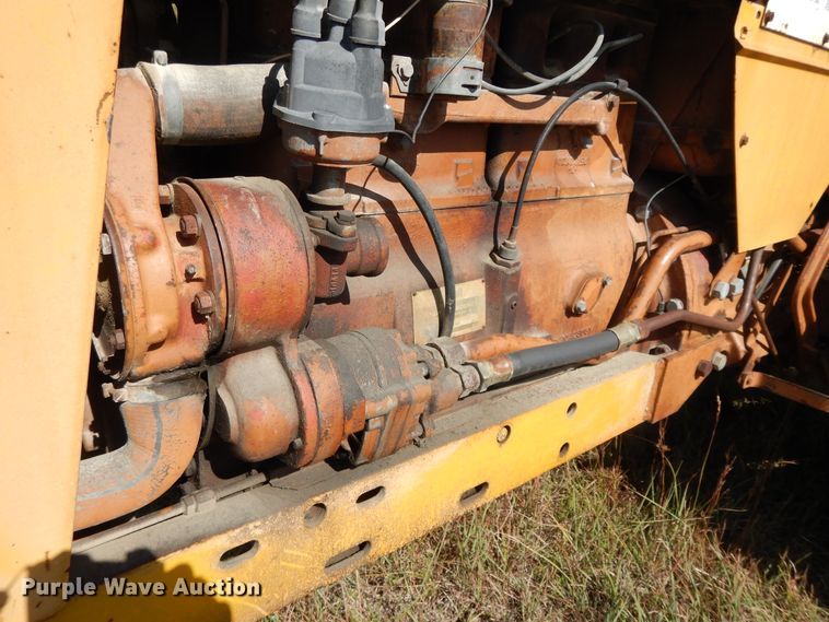 image for item DH0182 1966 Minneapolis Moline M670  tractor