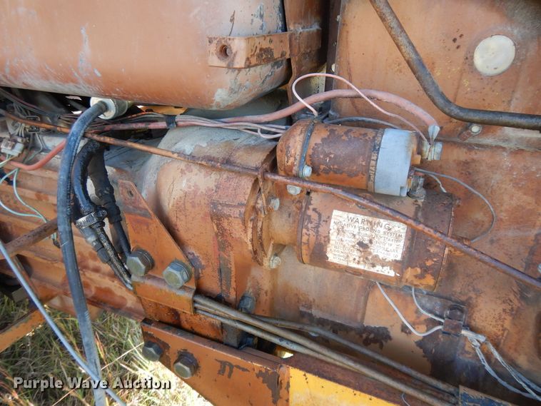 image for item DH0182 1966 Minneapolis Moline M670  tractor