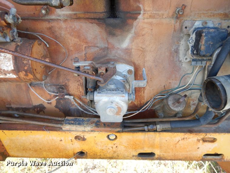 image for item DH0182 1966 Minneapolis Moline M670  tractor