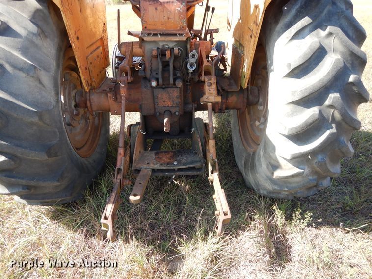 image for item DH0182 1966 Minneapolis Moline M670  tractor