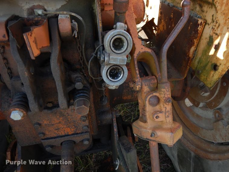 image for item DH0182 1966 Minneapolis Moline M670  tractor