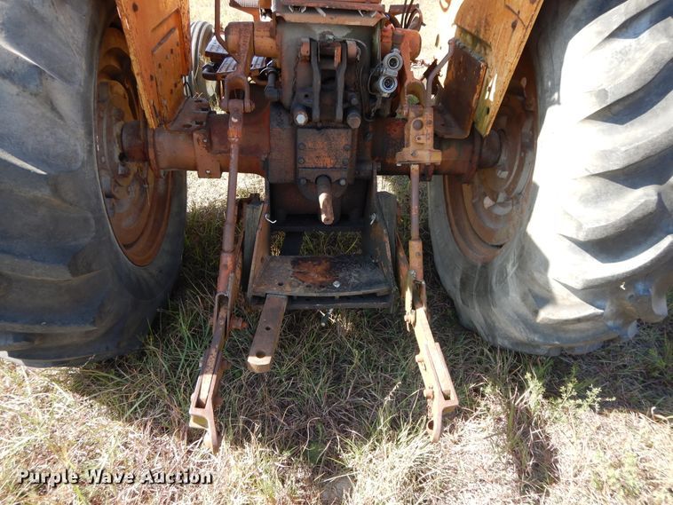 image for item DH0182 1966 Minneapolis Moline M670  tractor