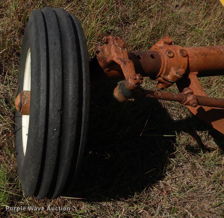 image for item DH0182 1966 Minneapolis Moline M670  tractor