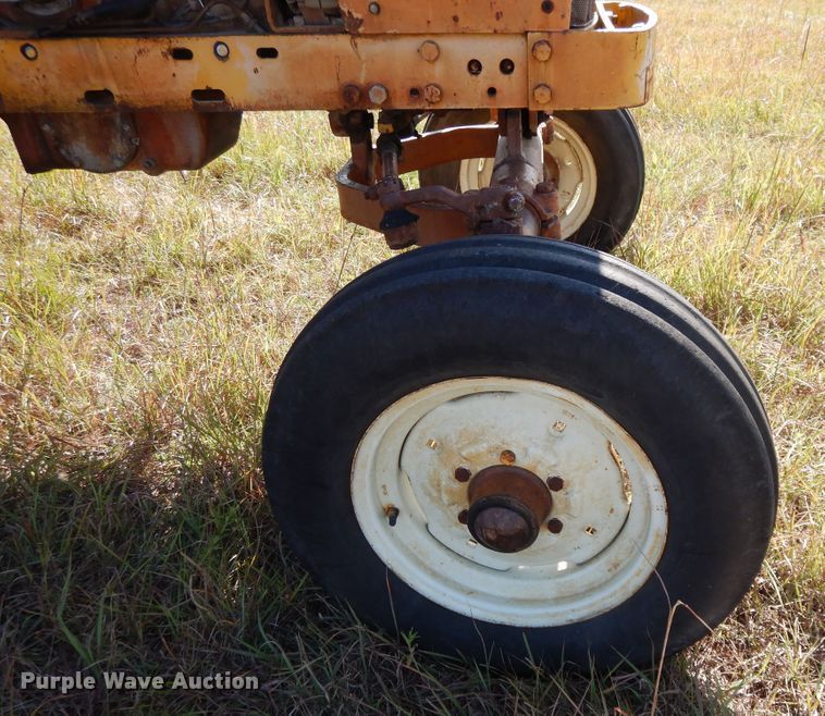 image for item DH0182 1966 Minneapolis Moline M670  tractor