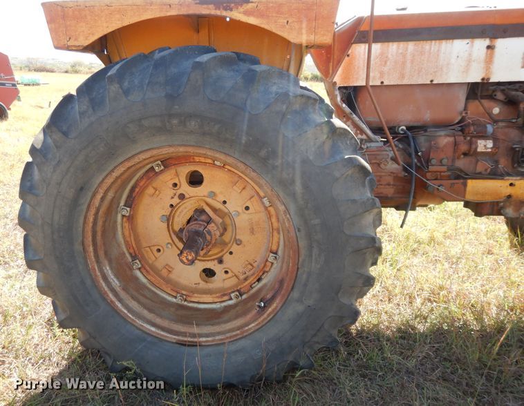 image for item DH0182 1966 Minneapolis Moline M670  tractor