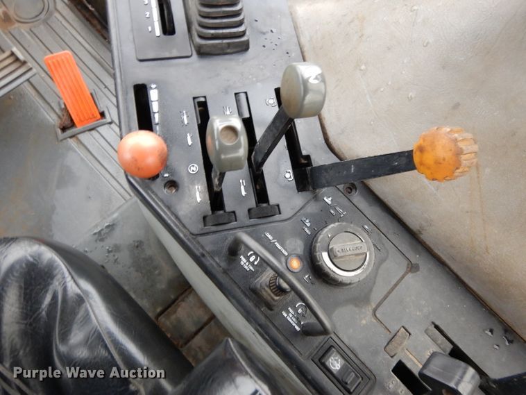 image for item DH3381 1990 Case IH 5130  MFWD tractor