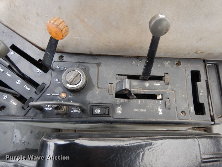 image for item DH3381 1990 Case IH 5130  MFWD tractor