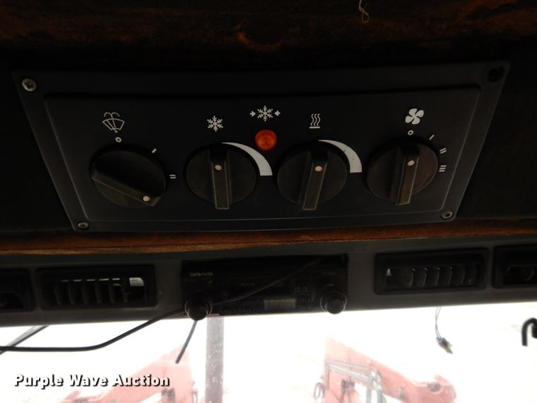 image for item DH3381 1990 Case IH 5130  MFWD tractor