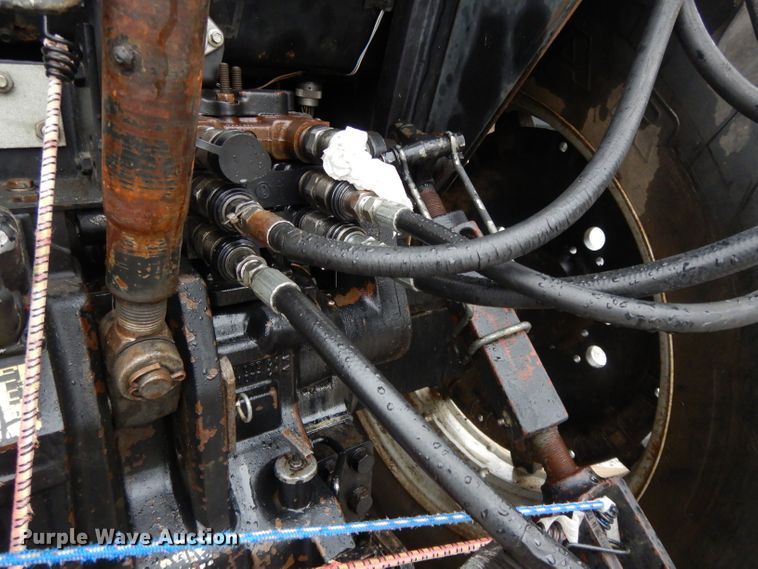 image for item DH3381 1990 Case IH 5130  MFWD tractor