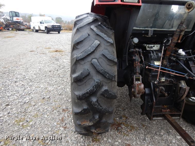 image for item DH3381 1990 Case IH 5130  MFWD tractor