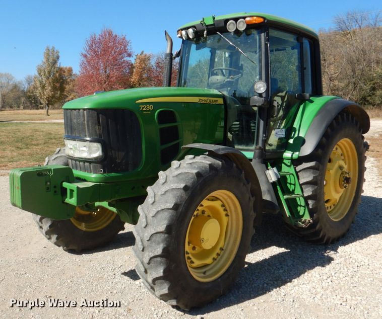 image for item DH3413 2009 John Deere 7230 Premium  MFWD tractor