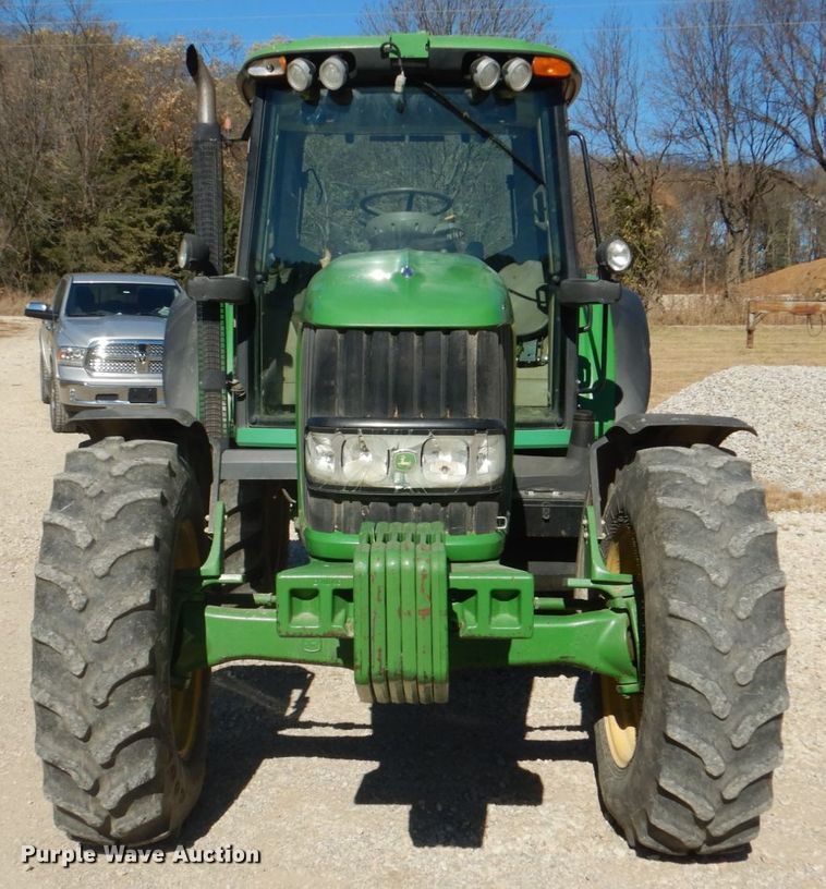 image for item DH3413 2009 John Deere 7230 Premium  MFWD tractor
