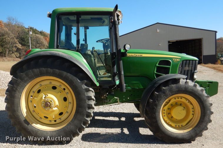 image for item DH3413 2009 John Deere 7230 Premium  MFWD tractor