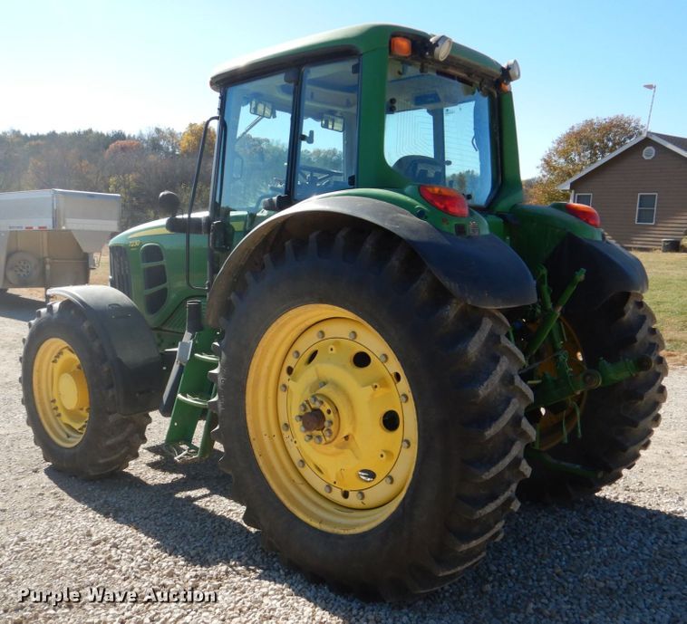 image for item DH3413 2009 John Deere 7230 Premium  MFWD tractor