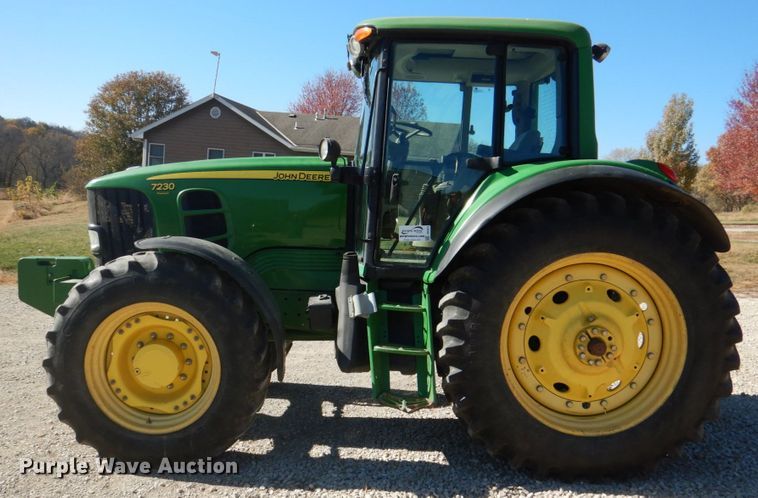 image for item DH3413 2009 John Deere 7230 Premium  MFWD tractor