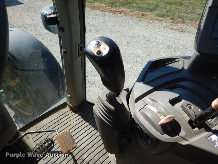 image for item DH3413 2009 John Deere 7230 Premium  MFWD tractor