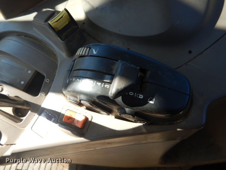 image for item DH3413 2009 John Deere 7230 Premium  MFWD tractor