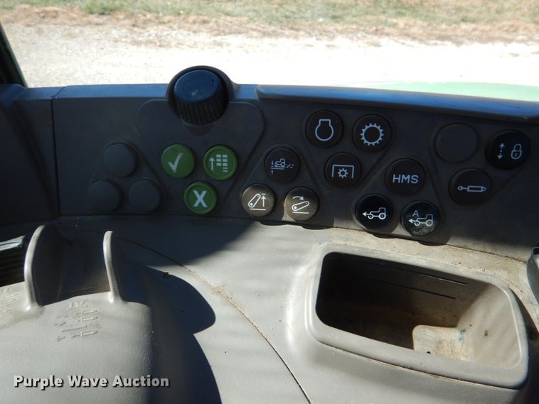 image for item DH3413 2009 John Deere 7230 Premium  MFWD tractor