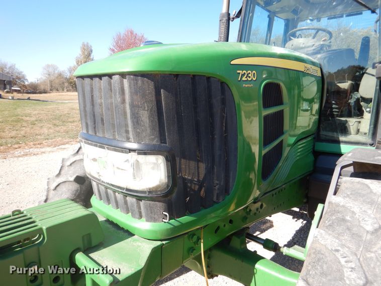 image for item DH3413 2009 John Deere 7230 Premium  MFWD tractor