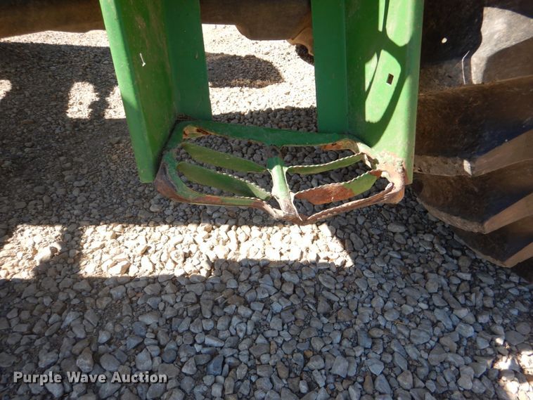 image for item DH3413 2009 John Deere 7230 Premium  MFWD tractor