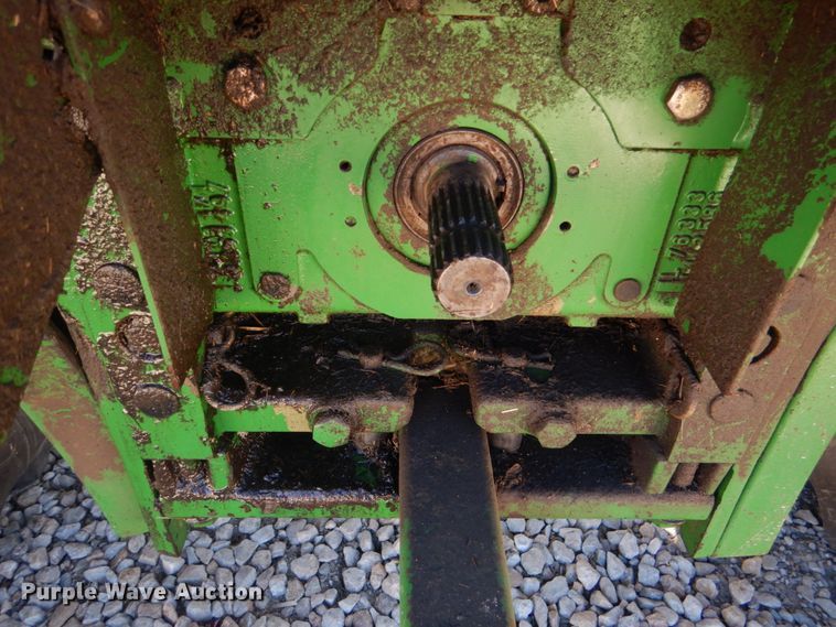 image for item DH3413 2009 John Deere 7230 Premium  MFWD tractor