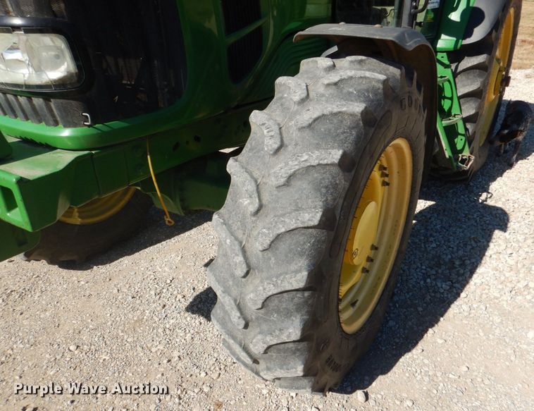 image for item DH3413 2009 John Deere 7230 Premium  MFWD tractor