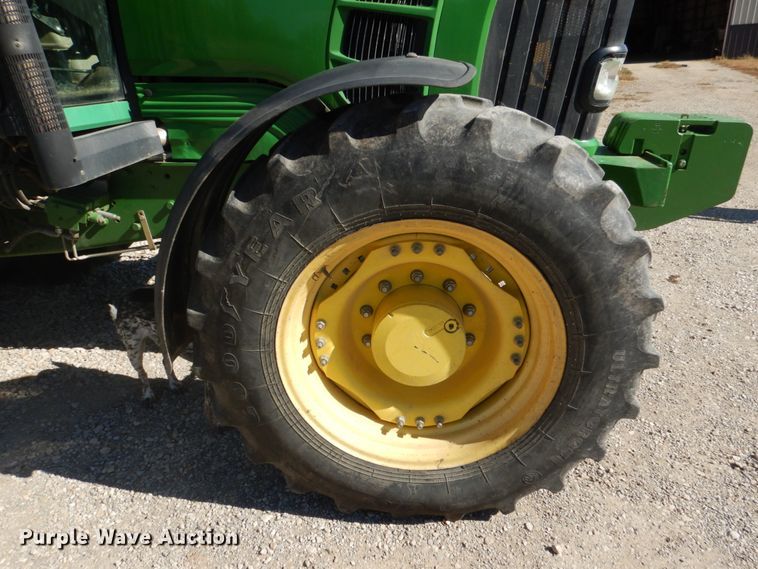 image for item DH3413 2009 John Deere 7230 Premium  MFWD tractor