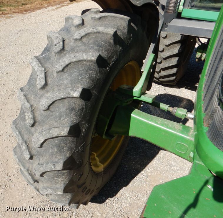 image for item DH3413 2009 John Deere 7230 Premium  MFWD tractor