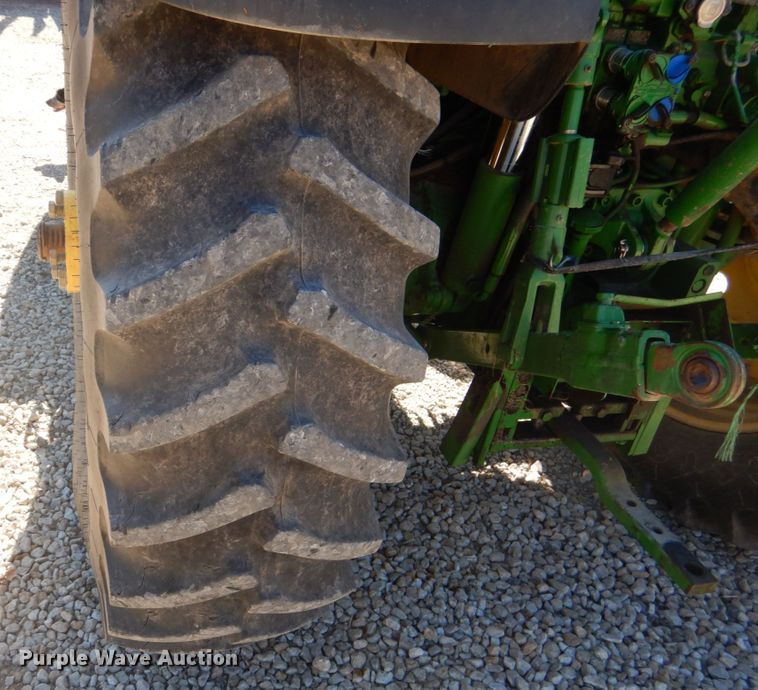 image for item DH3413 2009 John Deere 7230 Premium  MFWD tractor