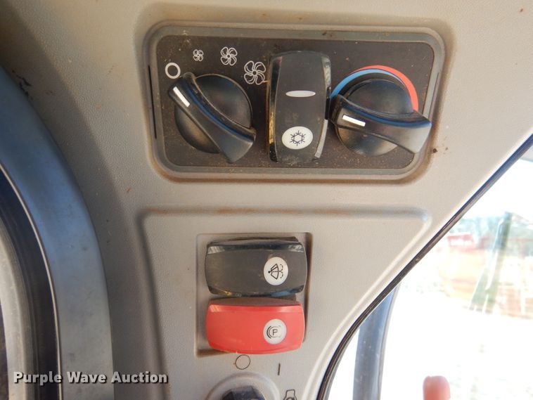 image for item DH3415 2018 Caterpillar 289D  tracked skid steer loader